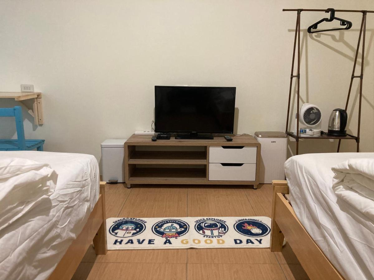 老老街 誠君民宿 Fenchihu Bagian luar foto
