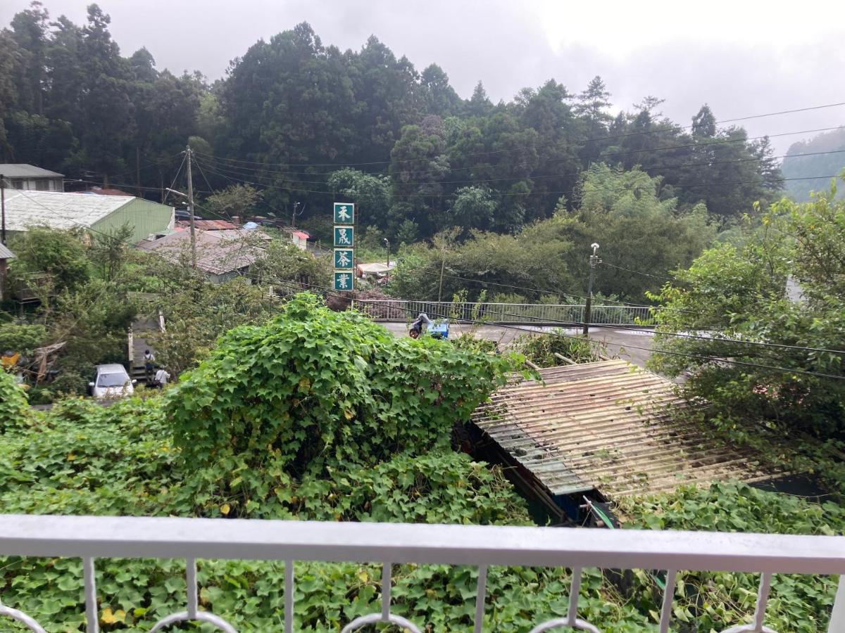 老老街 誠君民宿 Fenchihu Bagian luar foto