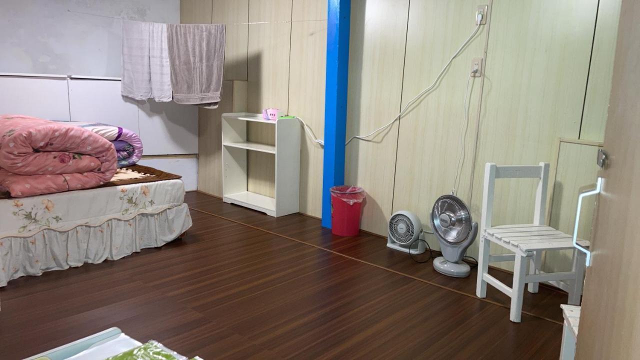 老老街 誠君民宿 Fenchihu Bagian luar foto