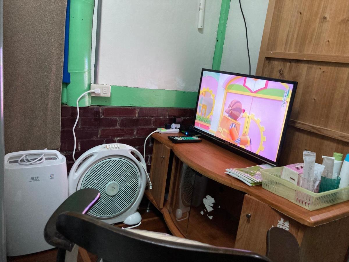 老老街 誠君民宿 Fenchihu Bagian luar foto