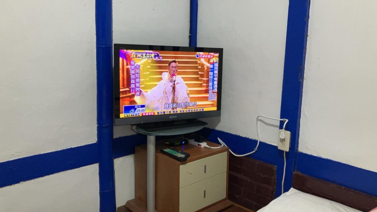 老老街 誠君民宿 Fenchihu Bagian luar foto